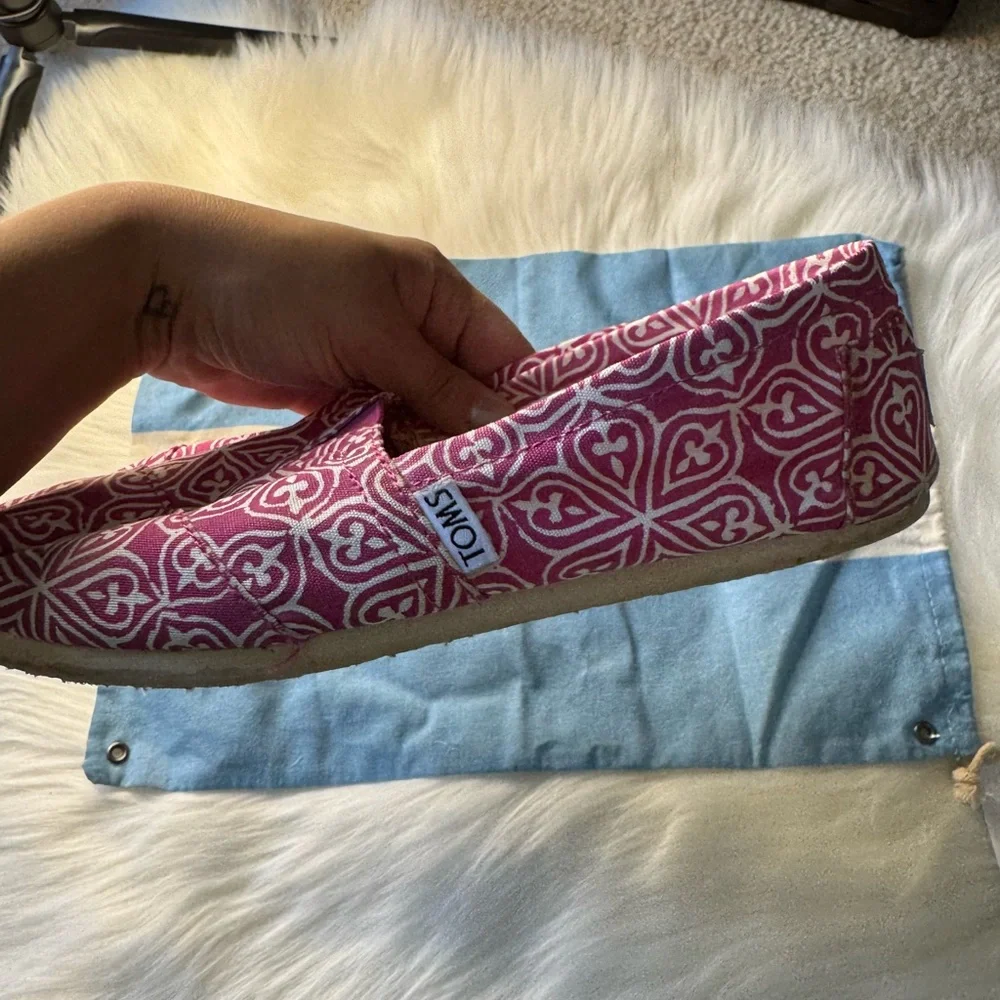 TOMS Pink Patterned Slip-On Shoes - Picture 3 of 3